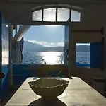 Captain's Boathouse, 別荘 *