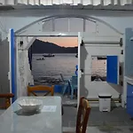 Captain's Boathouse,