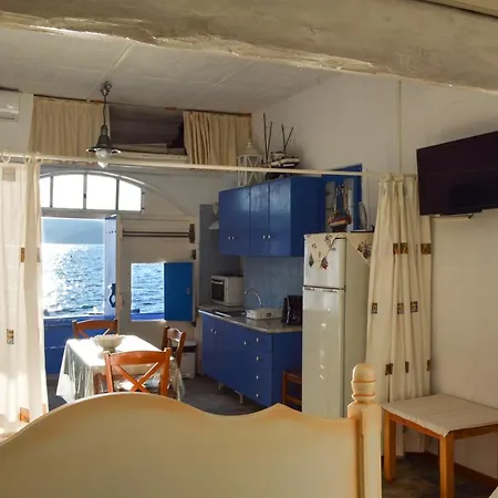 Captain's Boathouse,