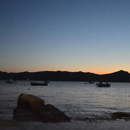 Captain's Boathouse, * Klima (Milos)