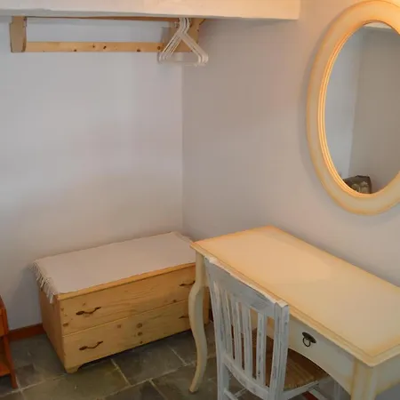 Captain's Boathouse,