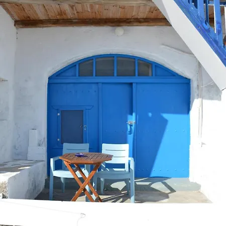 Captain's Boathouse, Klima (Milos)