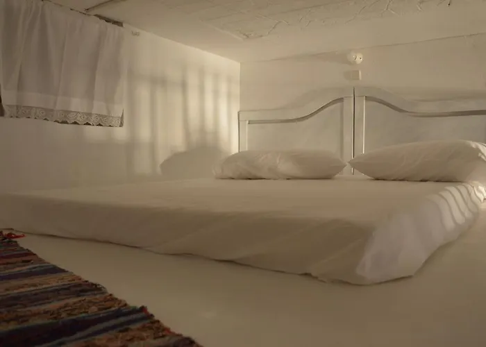 Captain's Boathouse,