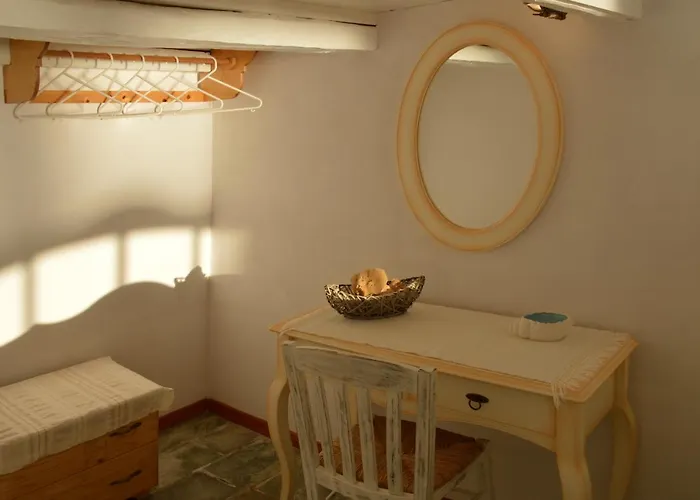 Captain's Boathouse, *