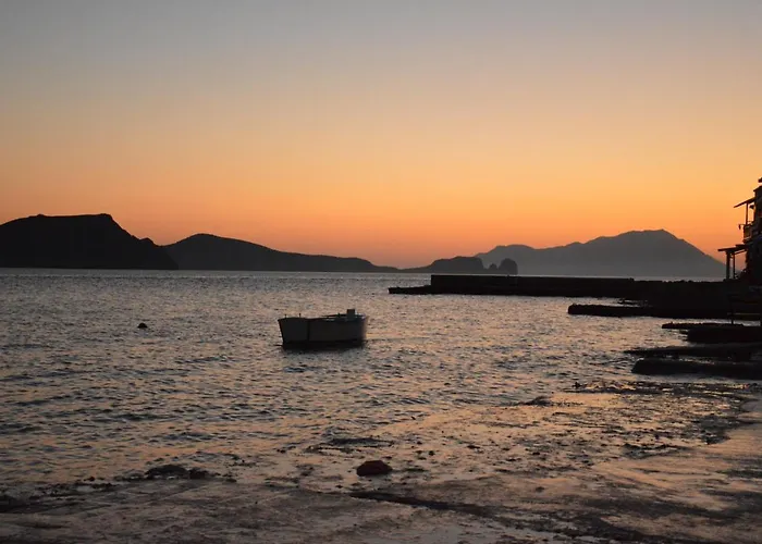 Captain's Boathouse, *