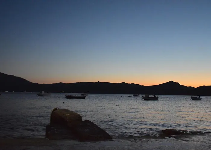 Captain's Boathouse, * Klima (Milos)