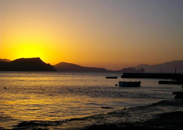 Holiday home Captain's Boathouse, *